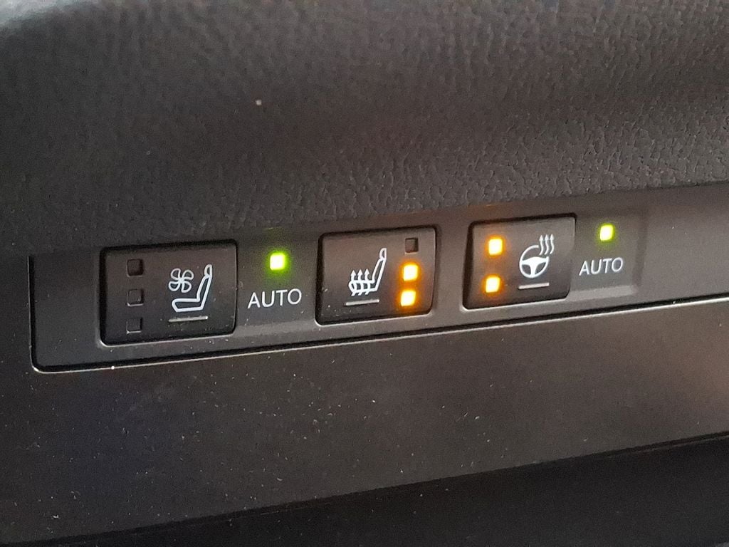 Thumbnail: 2023 Lexus ES - 19