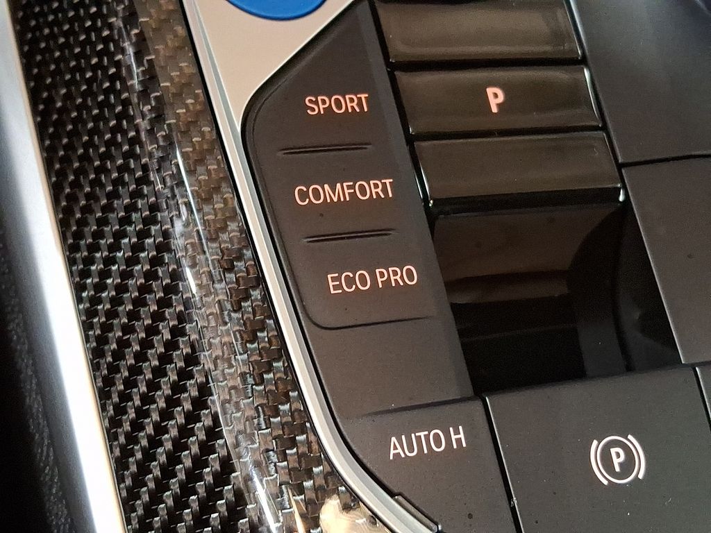 Thumbnail: 2025 BMW i4 - 22