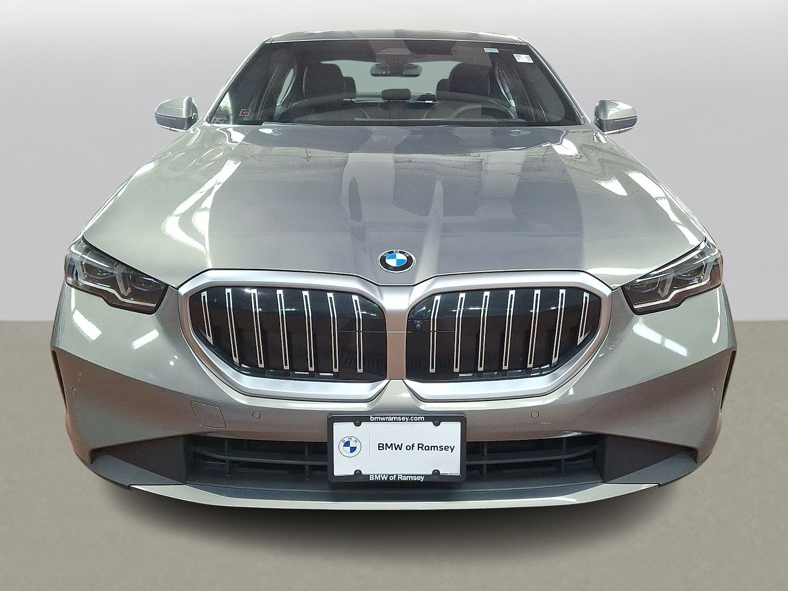 Thumbnail: 2025 BMW 5 Series - 2