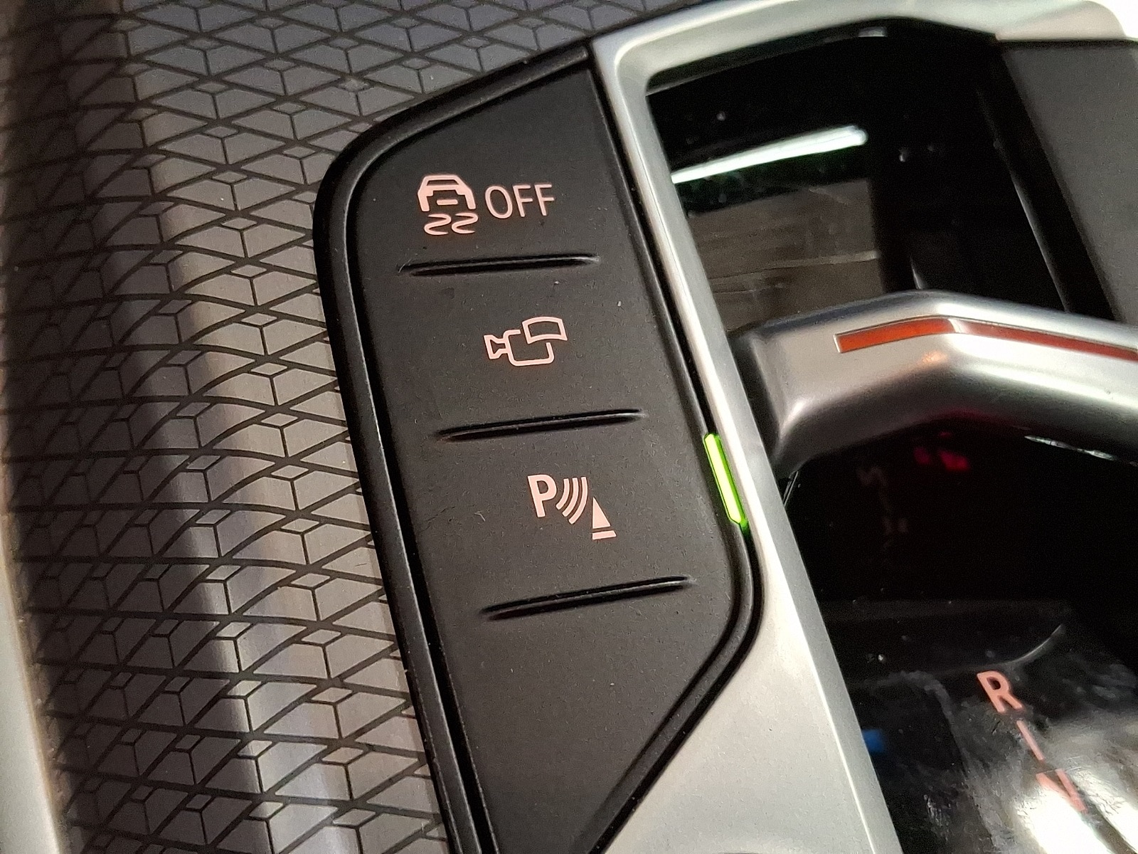 Thumbnail: 2025 BMW i4 - 18