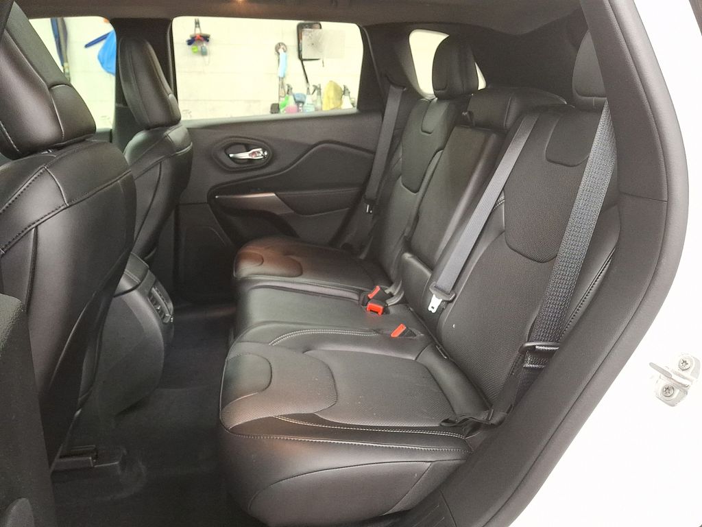 Thumbnail: 2022 Jeep Cherokee - 7