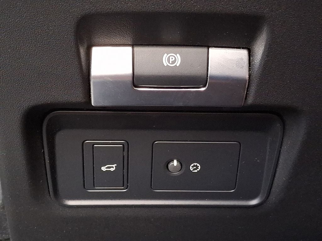 Thumbnail: 2020 Land Rover Range Rover Evoque - 24