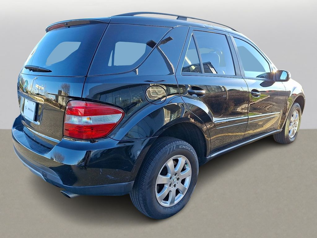 Thumbnail: 2006 Mercedes-Benz M-Class - 3