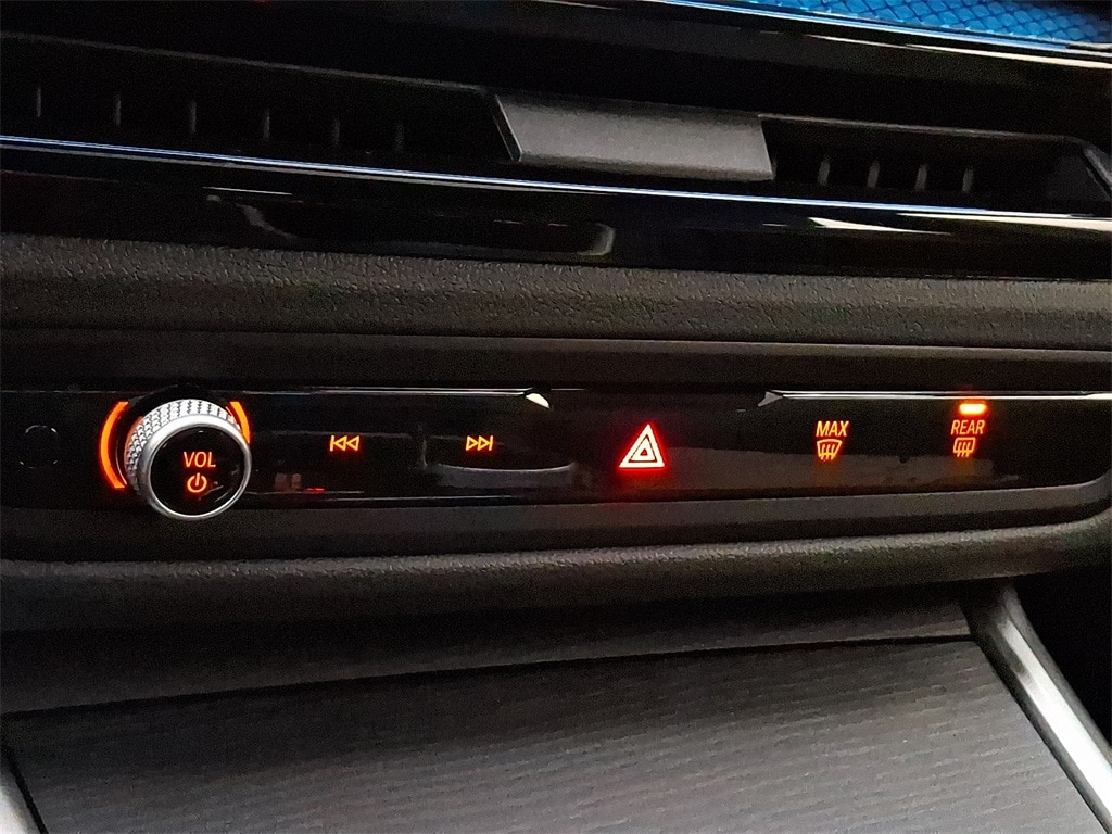 Thumbnail: 2025 BMW i4 - 10