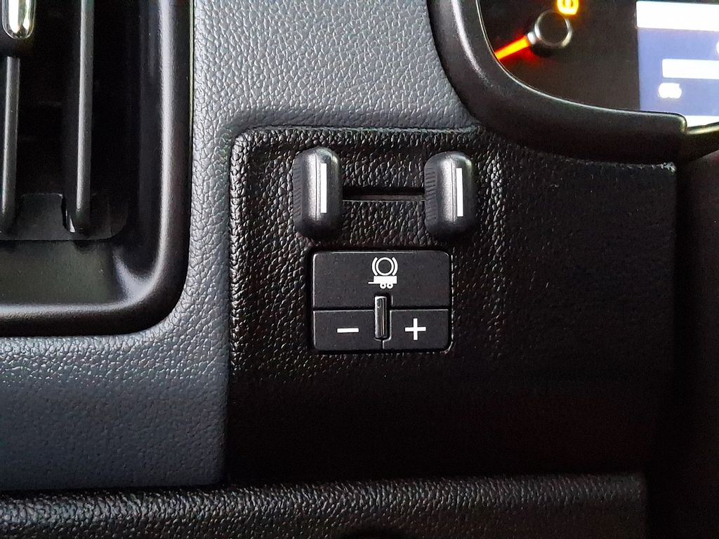 Thumbnail: 2021 Chevrolet Colorado - 23