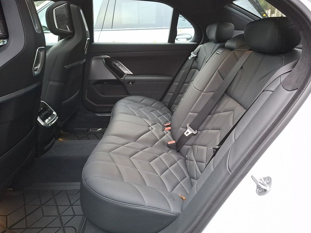 Thumbnail: 2023 BMW 7 Series - 7