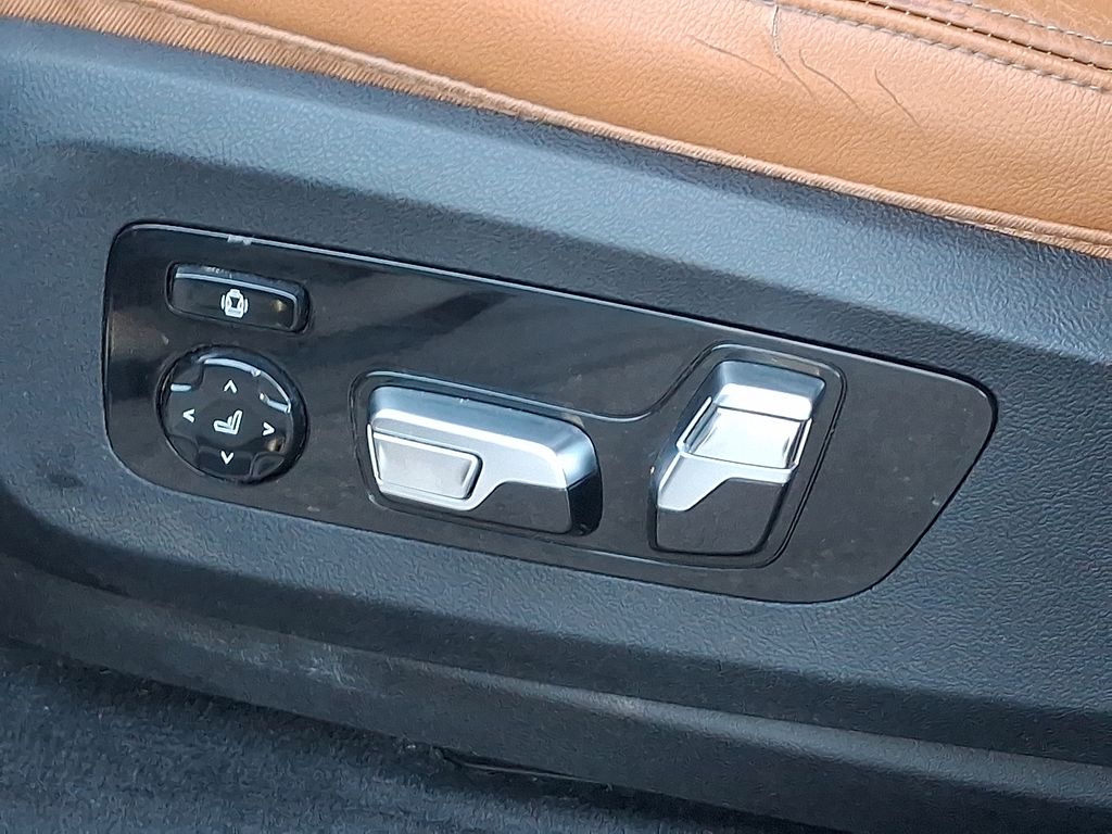 Thumbnail: 2019 BMW X5 - 10