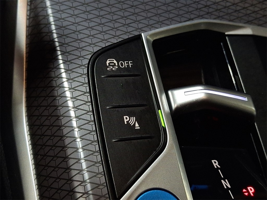 Thumbnail: 2025 BMW i4 - 19