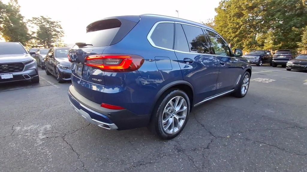 Thumbnail: 2023 BMW X5 - 8