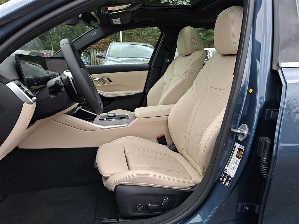 Thumbnail: 2025 BMW 3 Series - 10