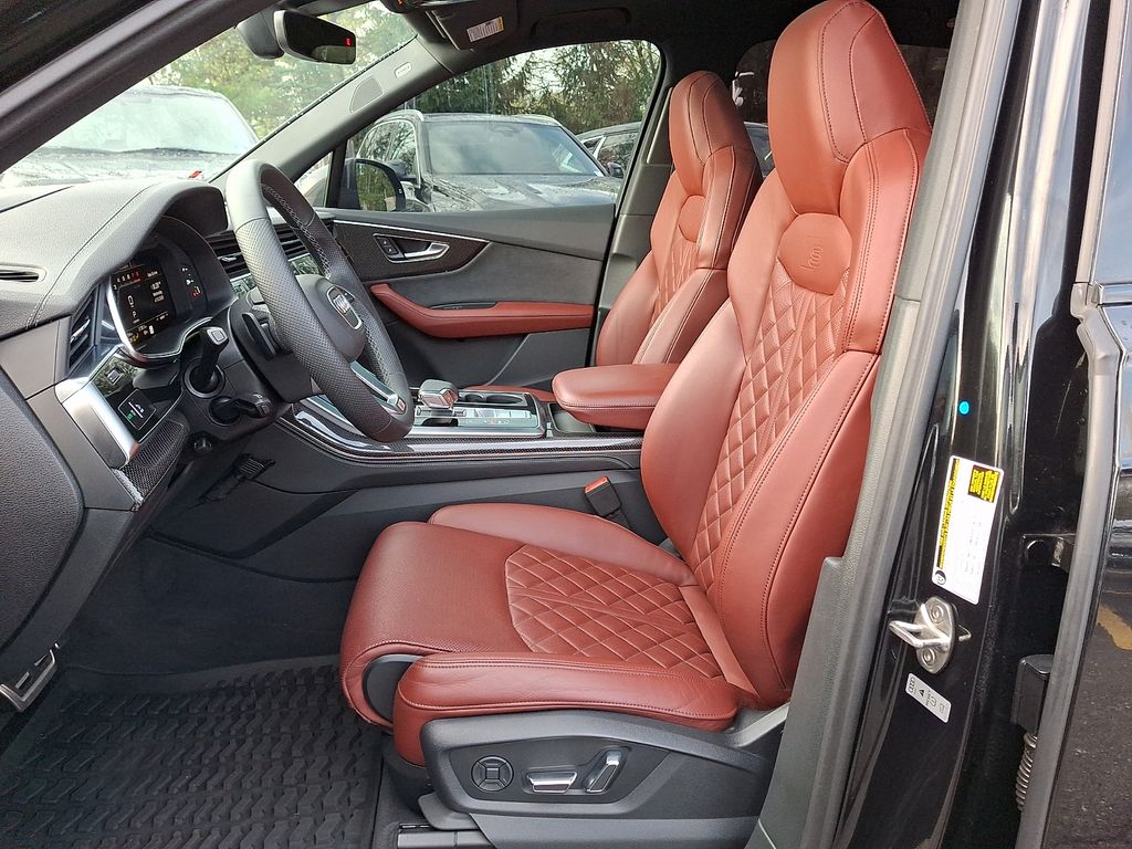 Thumbnail: 2023 Audi SQ7 - 10