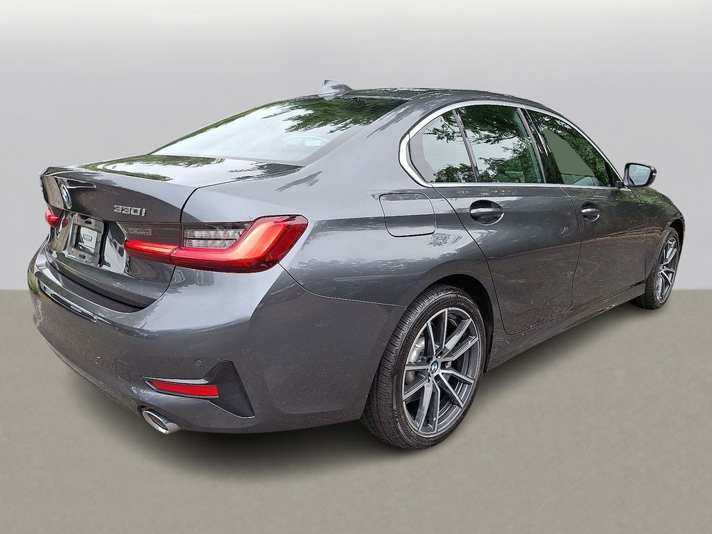 Thumbnail: 2022 BMW 3 Series - 4