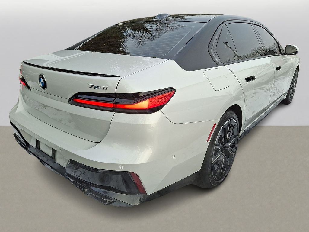 Thumbnail: 2023 BMW 7 Series - 4