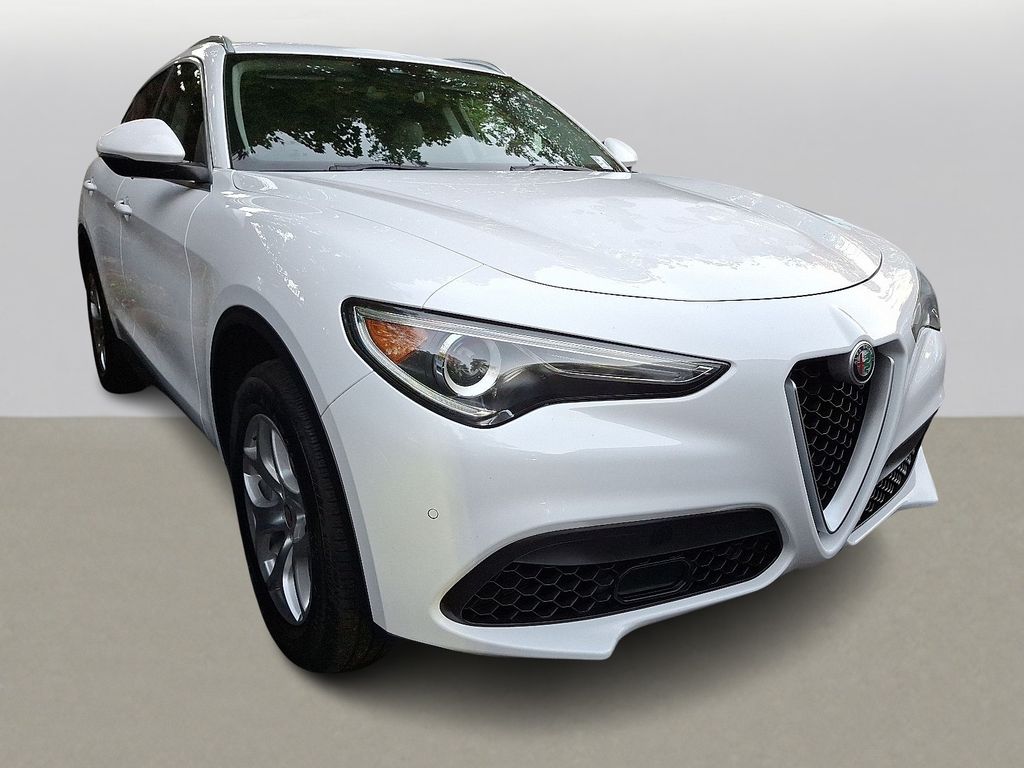 Thumbnail: 2019 Alfa Romeo Stelvio - 3