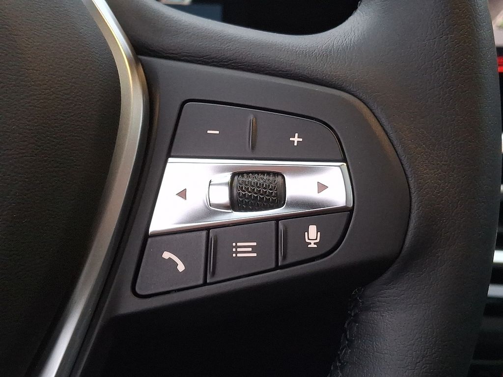 Thumbnail: 2024 BMW i4 - 17