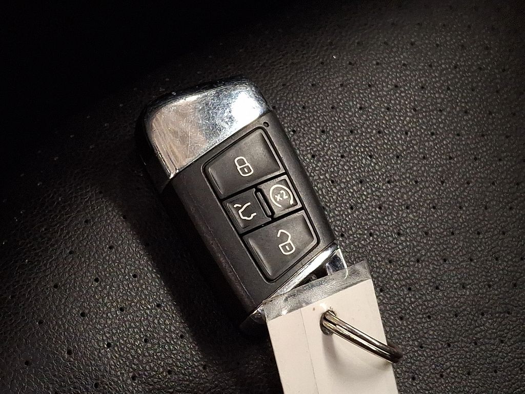 Thumbnail: 2022 Volkswagen Atlas - 23