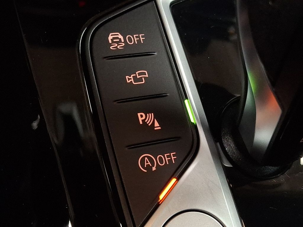 Thumbnail: 2025 BMW X4 - 17