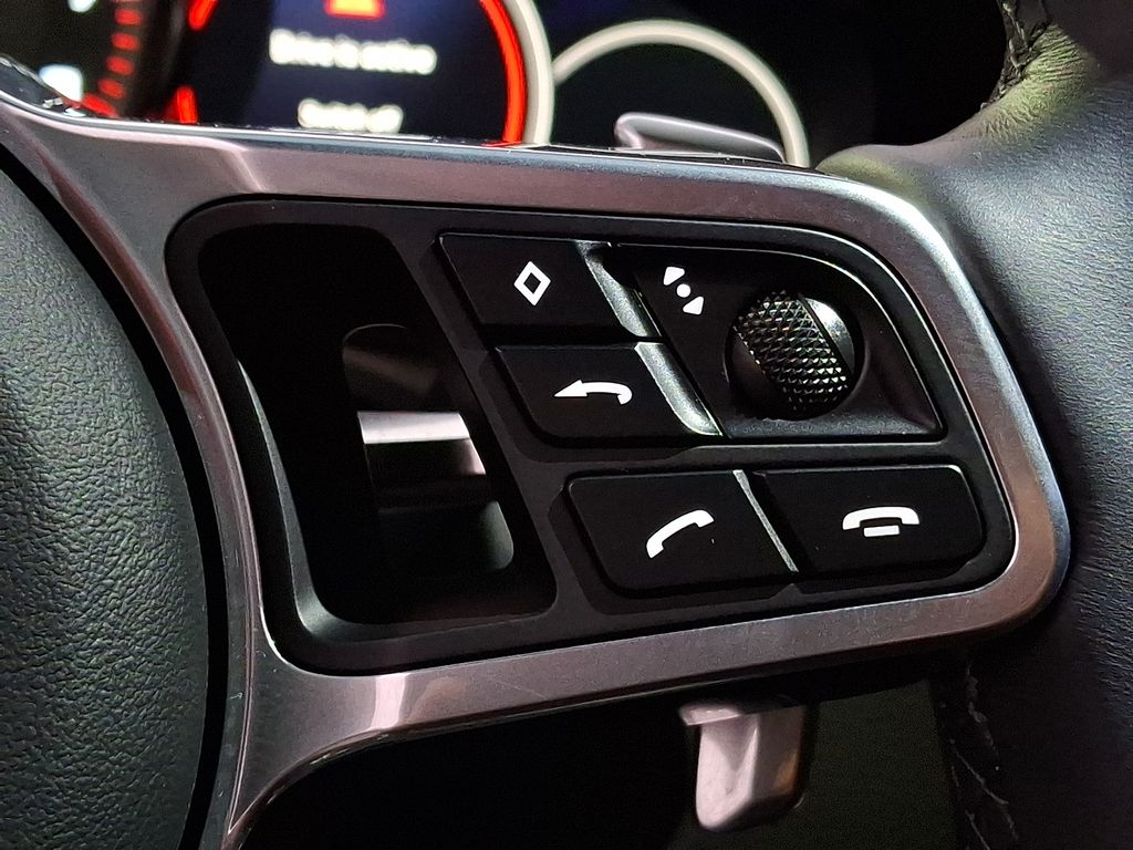 Thumbnail: 2023 Porsche Cayenne - 17