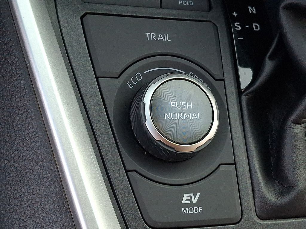 Thumbnail: 2020 Toyota RAV4 - 19