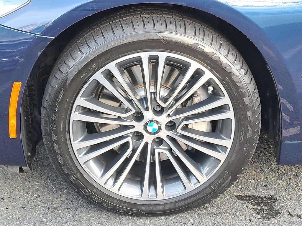 Thumbnail: 2019 BMW 5 Series - 6