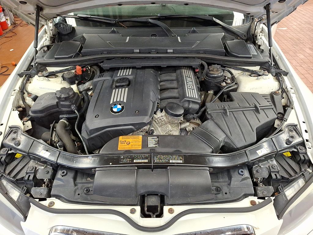 Thumbnail: 2011 BMW 3 Series - 23
