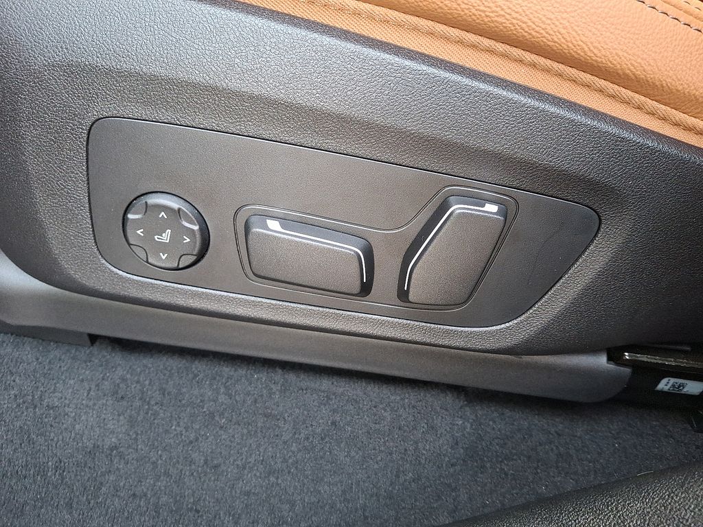 2025 BMW X4 xDrive30i 11