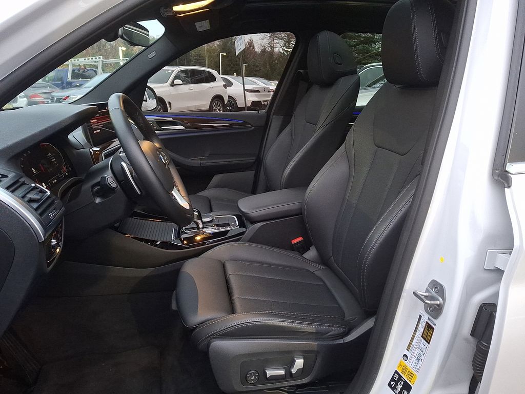 Thumbnail: 2022 BMW X3 - 10