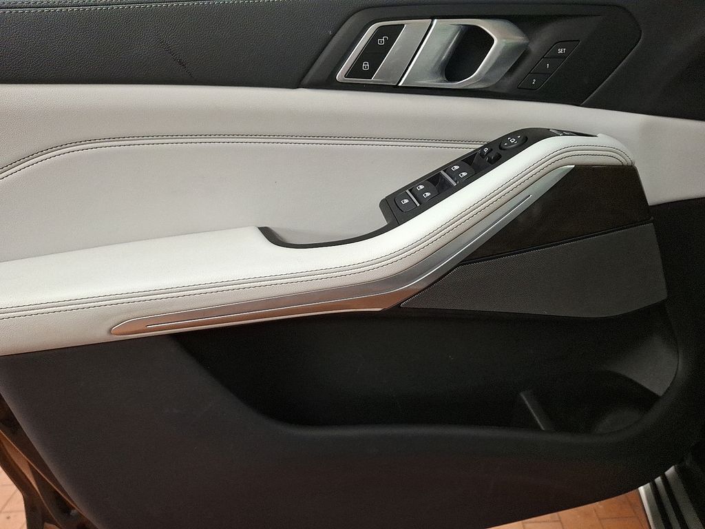 Thumbnail: 2023 BMW X5 - 8