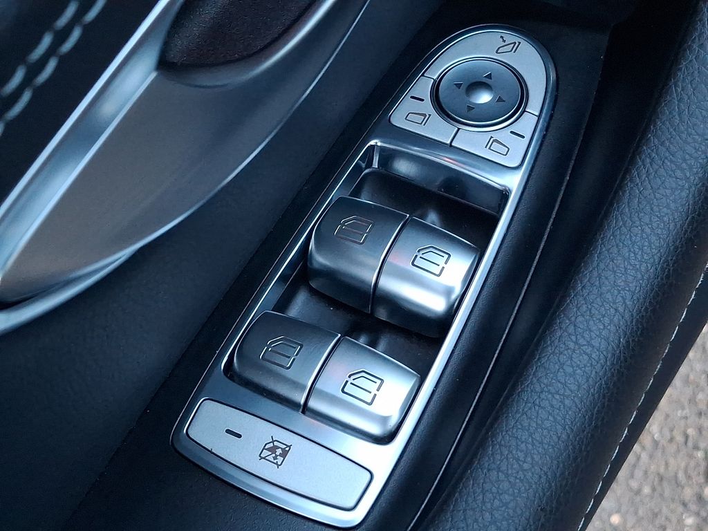 Thumbnail: 2022 Mercedes-Benz CLS - 24