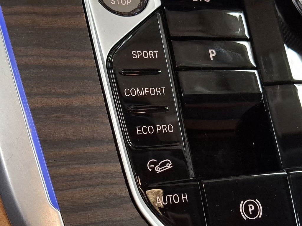 Thumbnail: 2023 BMW X7 - 21