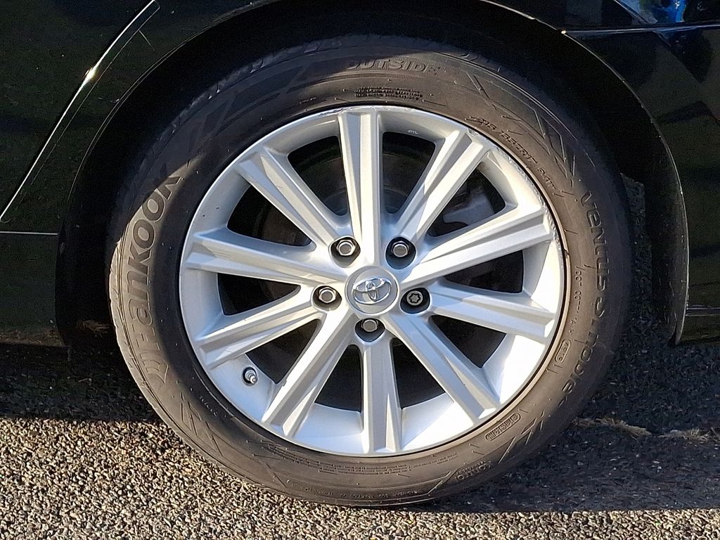 Thumbnail: 2014 Toyota Camry - 7