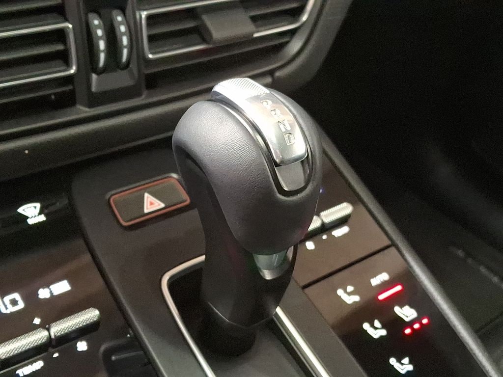 Thumbnail: 2022 Porsche Macan - 11