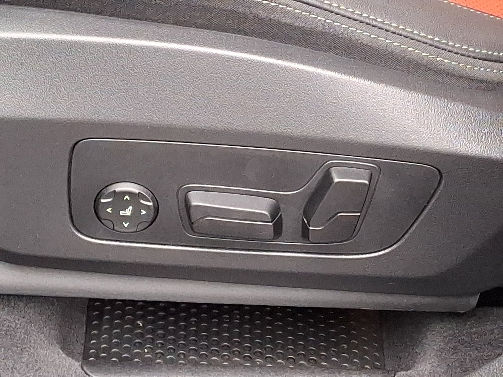 Thumbnail: 2025 BMW X1 - 11