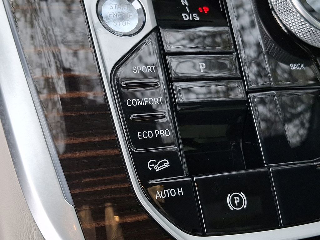 Thumbnail: 2026 BMW X7 - 22