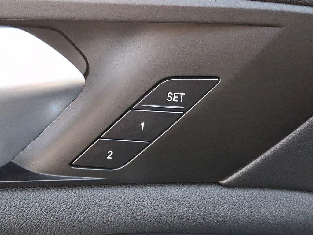 Thumbnail: 2020 BMW X5 - 24