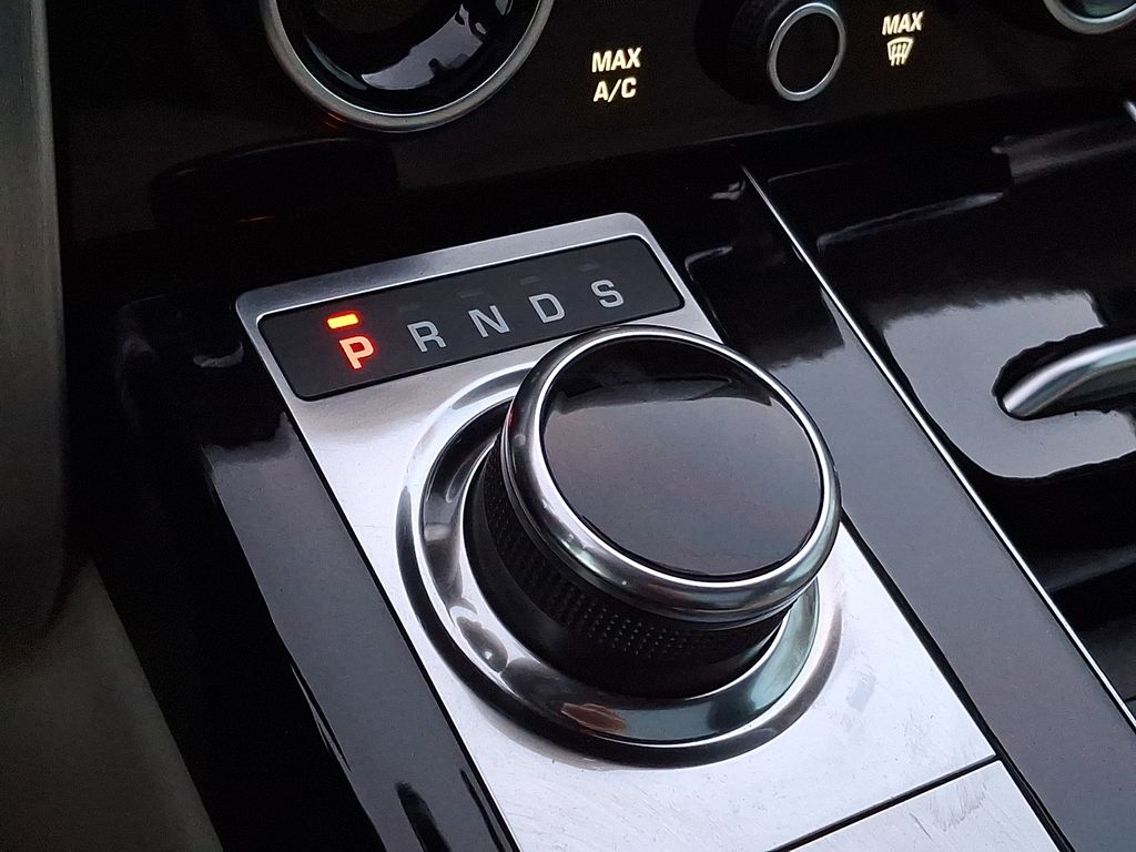 Thumbnail: 2022 Land Rover Range Rover - 10