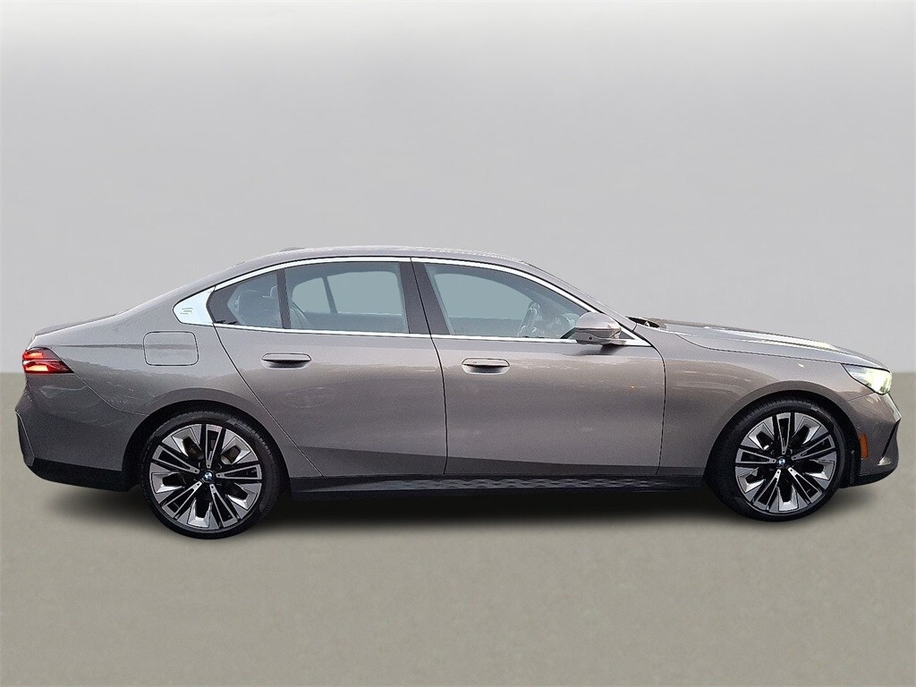 2025 Bmw 530i xDrive Sedan photo 4