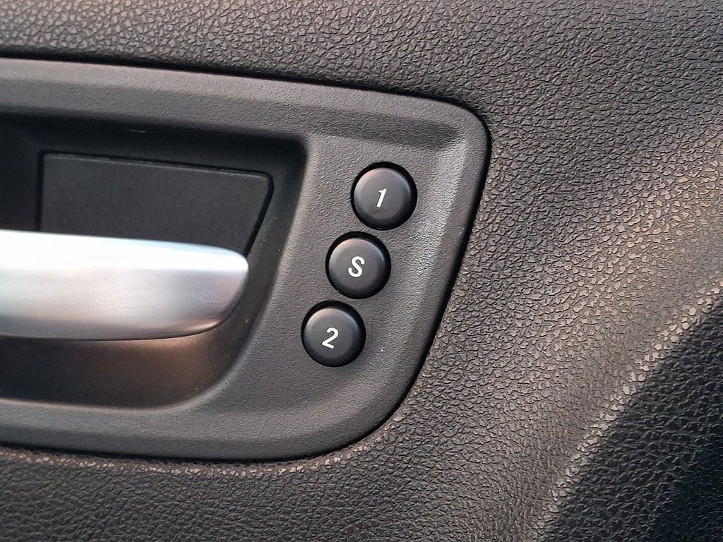 Thumbnail: 2016 Dodge Charger - 21