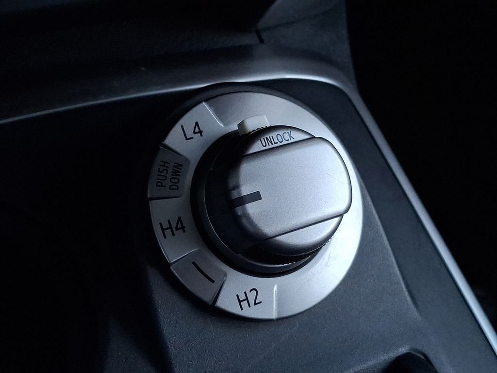 Thumbnail: 2017 Toyota 4Runner - 21