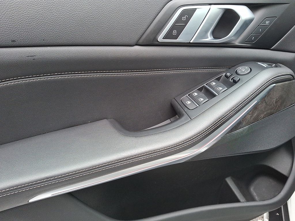 Thumbnail: 2023 BMW X5 - 8