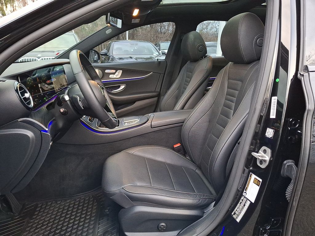 Thumbnail: 2022 Mercedes-Benz E-Class - 9