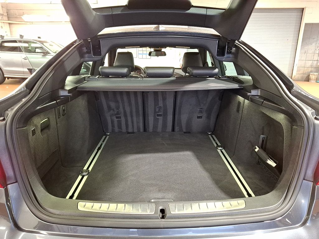 Thumbnail: 2018 BMW 3 Series - 26