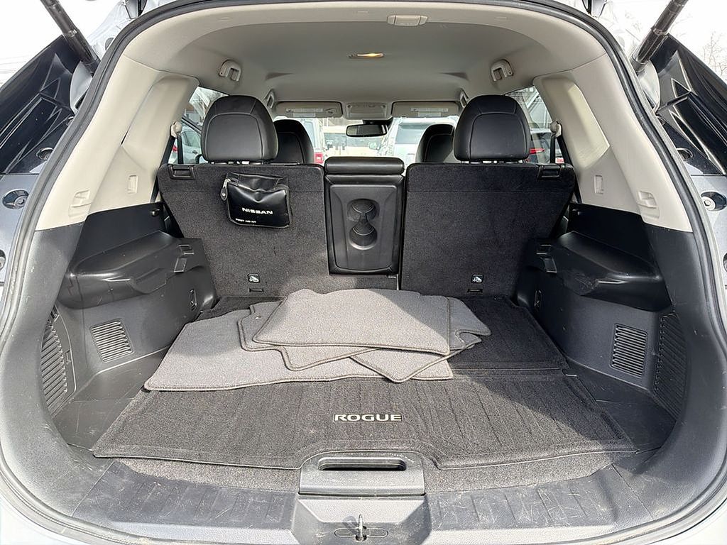 Thumbnail: 2018 Nissan Rogue - 32