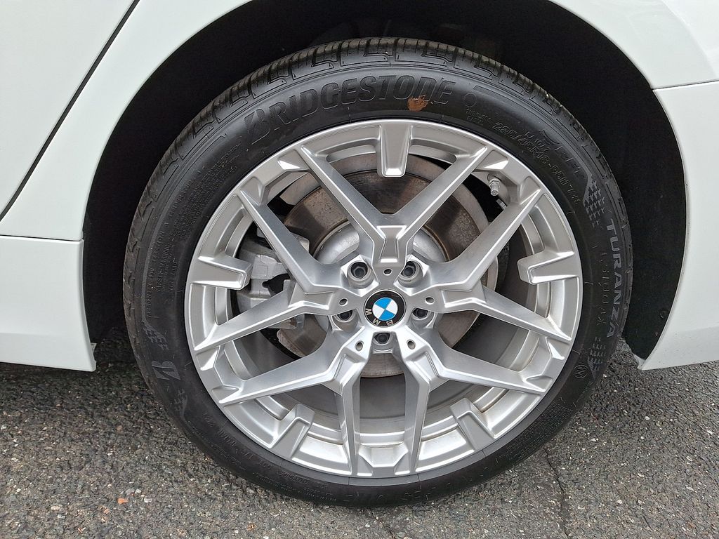 Thumbnail: 2025 BMW 3 Series - 5
