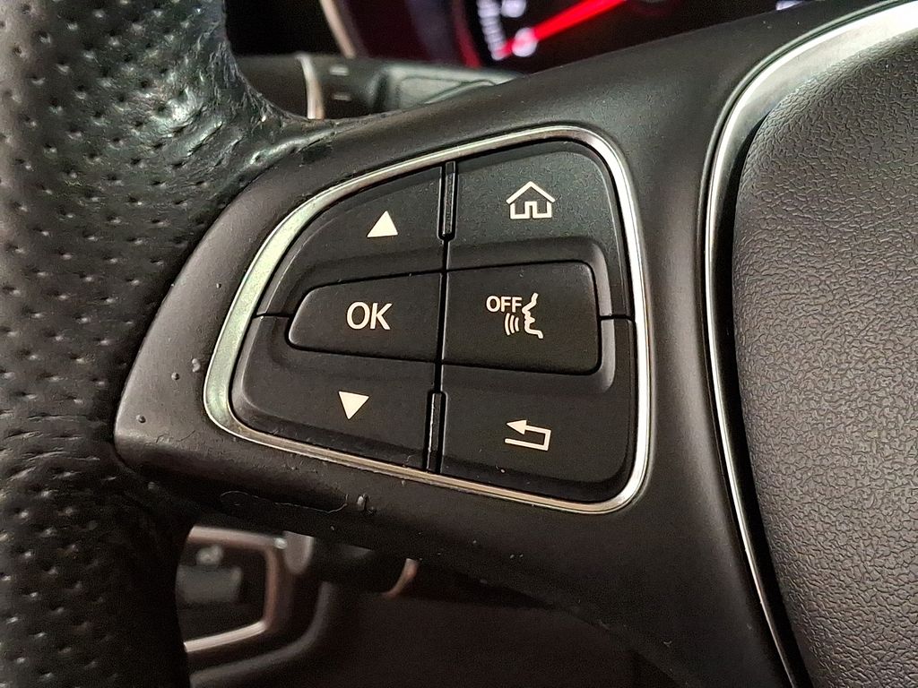 Thumbnail: 2018 Mercedes-Benz C-Class - 17