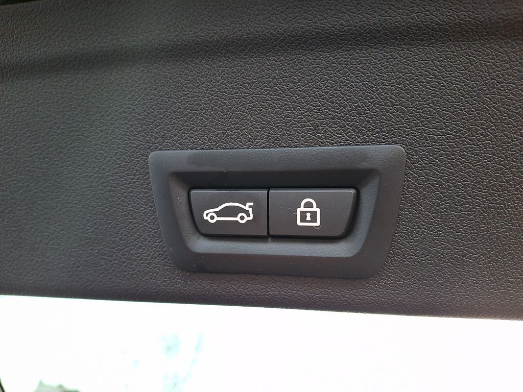 Thumbnail: 2023 BMW X6 - 28