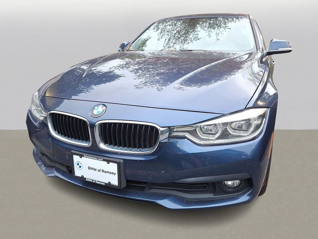 Thumbnail: 2018 BMW 3 Series - 2