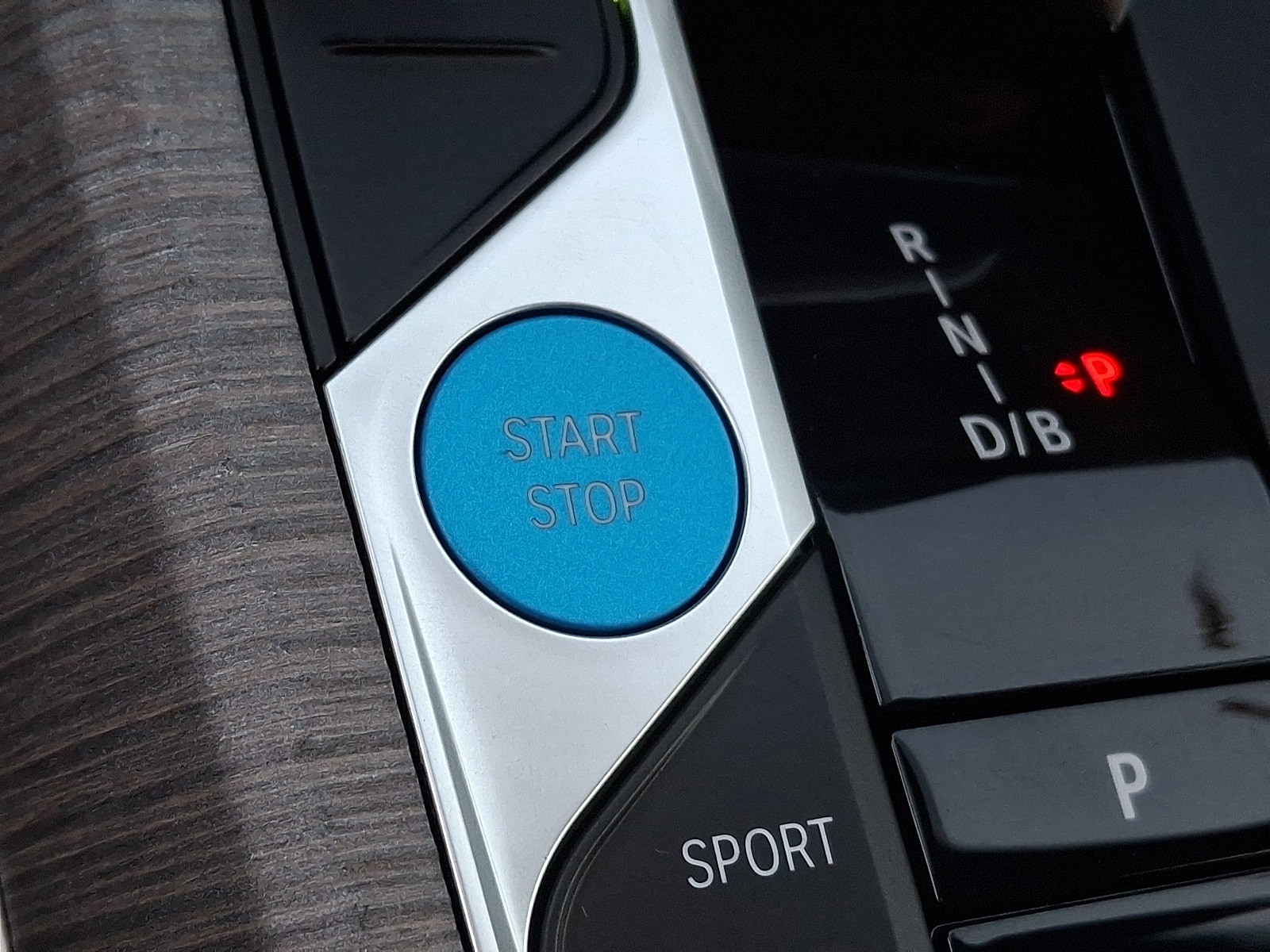 Thumbnail: 2025 BMW i4 - 20