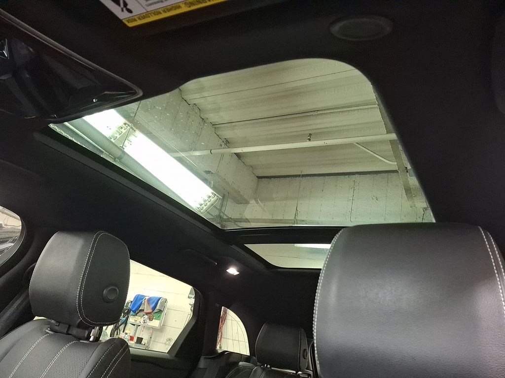 Thumbnail: 2023 Land Rover Range Rover Velar - 11