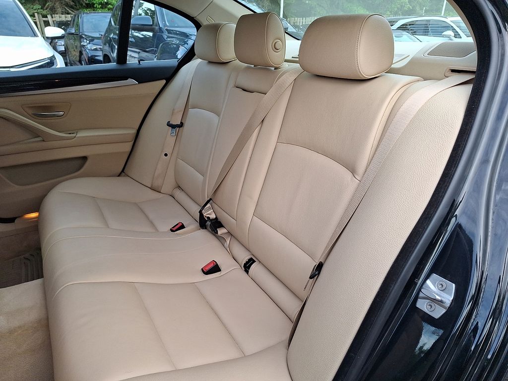 Thumbnail: 2015 BMW 5 Series - 8